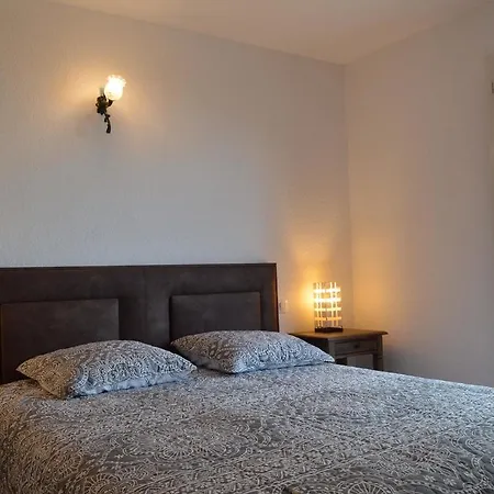 Hébergement de vacances Superbe Vue Sur Mer Et Sur La Montagne Jardin Terrasses *